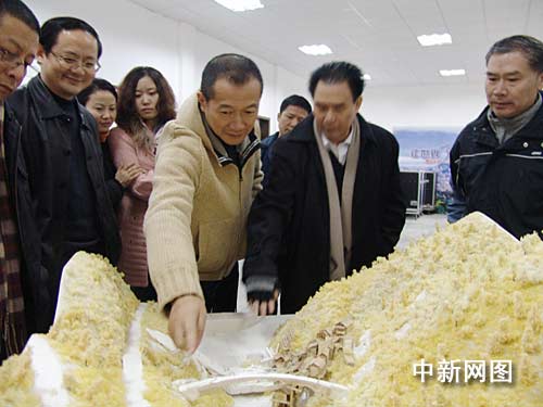 譚盾親臨張家界天門山為實(shí)景演出音樂(lè)尋靈感